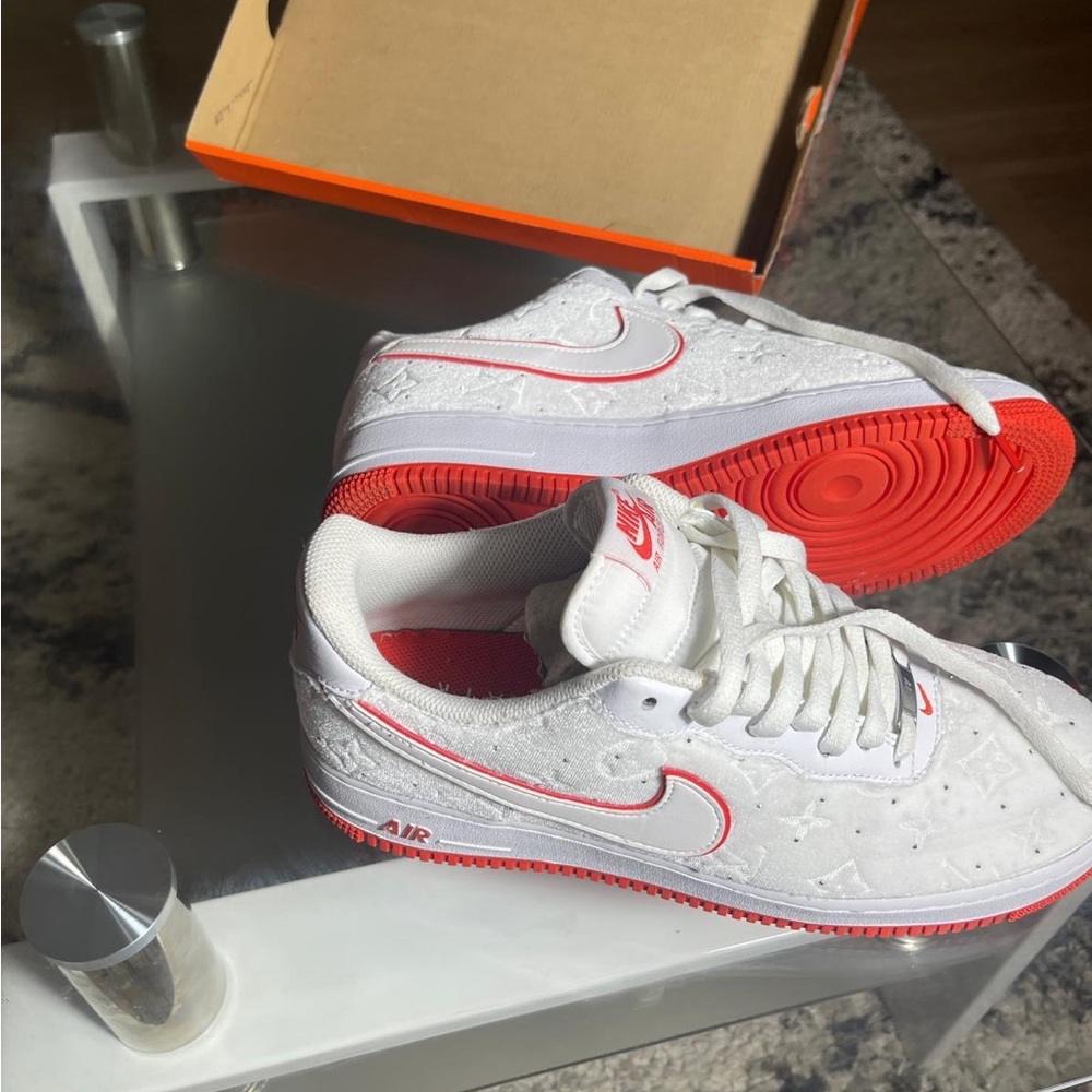 Nike White and Red Embossed Sneakers